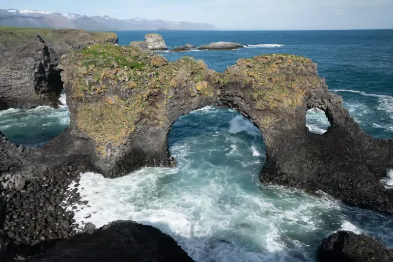 Falaises entre Arnarstapi et Hellnar